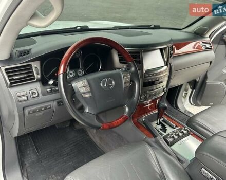 Белый Лексус ЛХ, объемом двигателя 5.66 л и пробегом 186 тыс. км за 24900 $, фото 31 на Automoto.ua