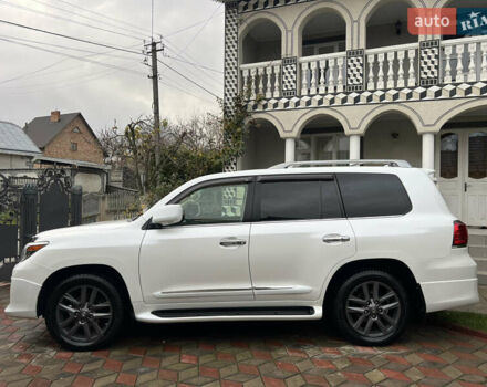 Белый Лексус ЛХ, объемом двигателя 5.66 л и пробегом 157 тыс. км за 29500 $, фото 33 на Automoto.ua