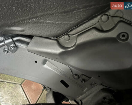 Белый Лексус ЛХ, объемом двигателя 5.66 л и пробегом 157 тыс. км за 29500 $, фото 43 на Automoto.ua