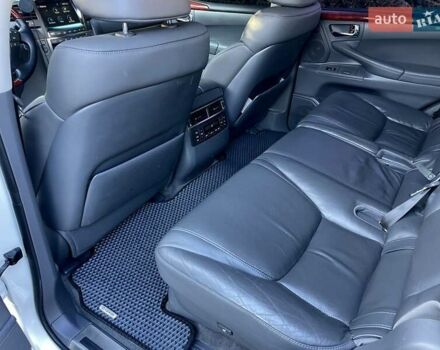 Білий Лексус ЛХ, об'ємом двигуна 5.66 л та пробігом 318 тис. км за 23500 $, фото 35 на Automoto.ua