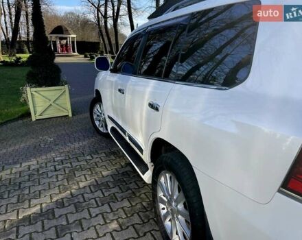 Білий Лексус ЛХ, об'ємом двигуна 5.66 л та пробігом 318 тис. км за 23500 $, фото 54 на Automoto.ua