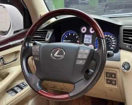 Білий Лексус ЛХ, об'ємом двигуна 5.7 л та пробігом 268 тис. км за 24000 $, фото 5 на Automoto.ua