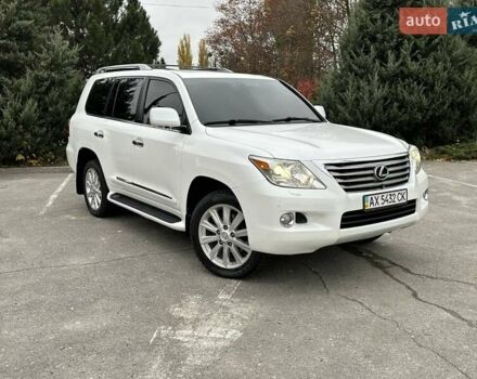 Белый Лексус ЛХ, объемом двигателя 5.66 л и пробегом 186 тыс. км за 24900 $, фото 1 на Automoto.ua