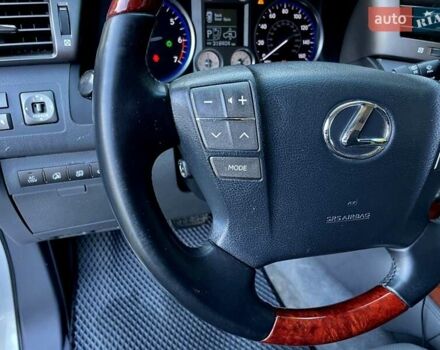 Білий Лексус ЛХ, об'ємом двигуна 5.66 л та пробігом 318 тис. км за 23500 $, фото 30 на Automoto.ua