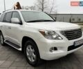 Белый Лексус ЛХ, объемом двигателя 5.66 л и пробегом 206 тыс. км за 25555 $, фото 5 на Automoto.ua