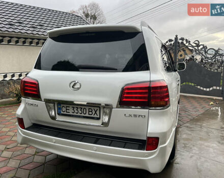 Белый Лексус ЛХ, объемом двигателя 5.66 л и пробегом 157 тыс. км за 29500 $, фото 5 на Automoto.ua