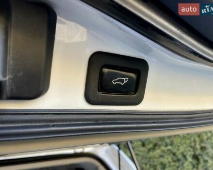 Білий Лексус ЛХ, об'ємом двигуна 5.66 л та пробігом 318 тис. км за 23500 $, фото 42 на Automoto.ua