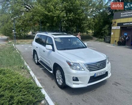 Лексус ЛХ 2008 в Днепре (Днепропетровске) на Automoto.ua Белый Лексус ЛХ, объемом двигателя 5.69 л и пробегом 260 тыс. км за 26000 $, фото 8 на Automoto.ua