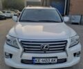 Білий Лексус ЛХ, об'ємом двигуна 5.7 л та пробігом 300 тис. км за 20000 $, фото 1 на Automoto.ua