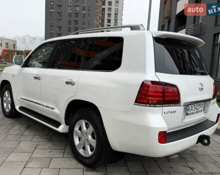 Белый Лексус ЛХ, объемом двигателя 5.66 л и пробегом 206 тыс. км за 25555 $, фото 9 на Automoto.ua