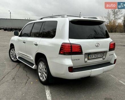 Белый Лексус ЛХ, объемом двигателя 5.66 л и пробегом 186 тыс. км за 24900 $, фото 4 на Automoto.ua