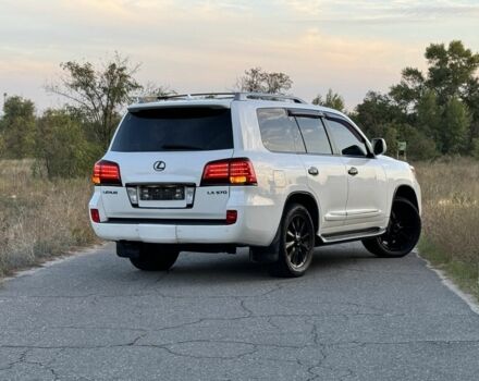 Белый Лексус ЛХ, объемом двигателя 0 л и пробегом 300 тыс. км за 17400 $, фото 1 на Automoto.ua