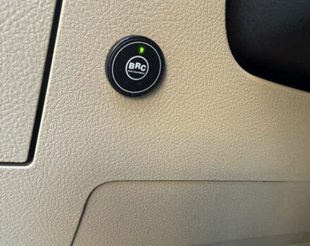 Белый Лексус ЛХ, объемом двигателя 5.66 л и пробегом 299 тыс. км за 22900 $, фото 45 на Automoto.ua