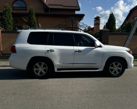 Белый Лексус ЛХ, объемом двигателя 5.7 л и пробегом 340 тыс. км за 16000 $, фото 3 на Automoto.ua