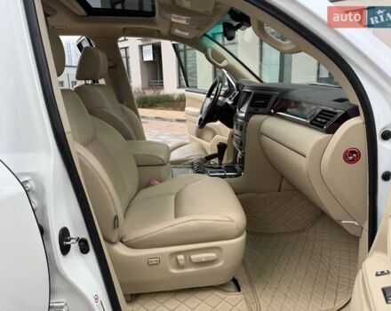 Белый Лексус ЛХ, объемом двигателя 5.66 л и пробегом 206 тыс. км за 25555 $, фото 18 на Automoto.ua