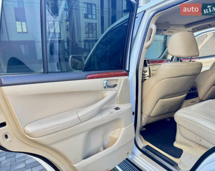 Білий Лексус ЛХ, об'ємом двигуна 5.66 л та пробігом 195 тис. км за 26500 $, фото 16 на Automoto.ua