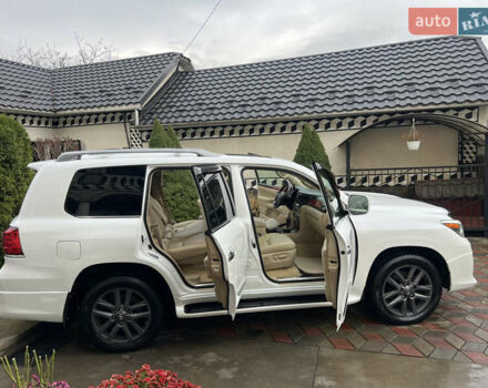 Белый Лексус ЛХ, объемом двигателя 5.66 л и пробегом 157 тыс. км за 29500 $, фото 66 на Automoto.ua