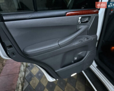 Белый Лексус ЛХ, объемом двигателя 5.7 л и пробегом 307 тыс. км за 20950 $, фото 20 на Automoto.ua