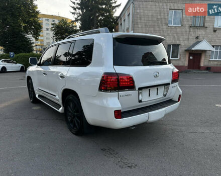 Белый Лексус ЛХ, объемом двигателя 5.66 л и пробегом 270 тыс. км за 23900 $, фото 8 на Automoto.ua