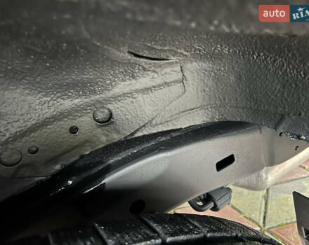 Белый Лексус ЛХ, объемом двигателя 5.66 л и пробегом 157 тыс. км за 29500 $, фото 39 на Automoto.ua