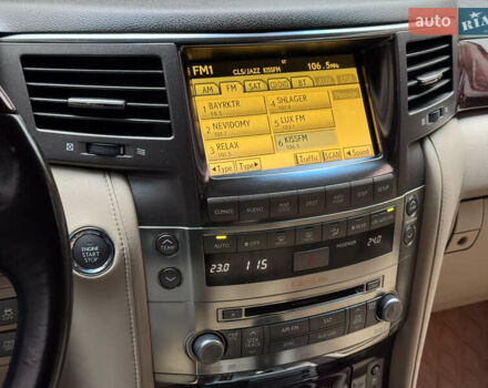 Білий Лексус ЛХ, об'ємом двигуна 5.7 л та пробігом 268 тис. км за 24000 $, фото 23 на Automoto.ua