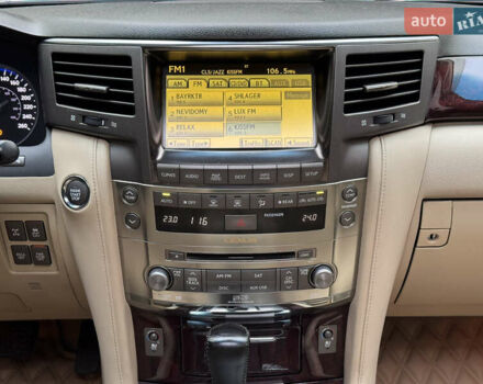 Білий Лексус ЛХ, об'ємом двигуна 5.7 л та пробігом 268 тис. км за 24000 $, фото 21 на Automoto.ua