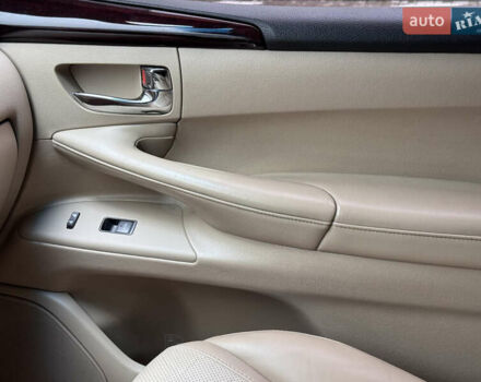 Білий Лексус ЛХ, об'ємом двигуна 5.7 л та пробігом 268 тис. км за 24000 $, фото 35 на Automoto.ua