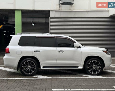 Білий Лексус ЛХ, об'ємом двигуна 5.7 л та пробігом 268 тис. км за 24000 $, фото 11 на Automoto.ua