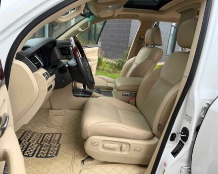 Білий Лексус ЛХ, об'ємом двигуна 5.7 л та пробігом 206 тис. км за 25555 $, фото 13 на Automoto.ua