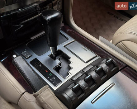 Білий Лексус ЛХ, об'ємом двигуна 5.7 л та пробігом 268 тис. км за 24000 $, фото 31 на Automoto.ua