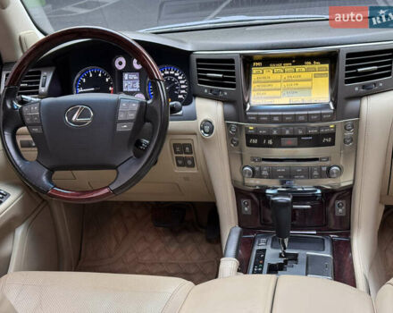 Білий Лексус ЛХ, об'ємом двигуна 5.7 л та пробігом 268 тис. км за 24000 $, фото 20 на Automoto.ua
