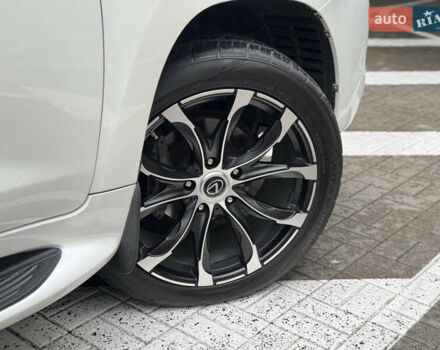 Білий Лексус ЛХ, об'ємом двигуна 5.7 л та пробігом 268 тис. км за 24000 $, фото 15 на Automoto.ua