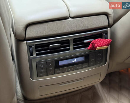 Білий Лексус ЛХ, об'ємом двигуна 5.7 л та пробігом 268 тис. км за 24000 $, фото 34 на Automoto.ua