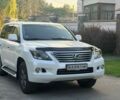 Белый Лексус ЛХ, объемом двигателя 5.68 л и пробегом 260 тыс. км за 24500 $, фото 1 на Automoto.ua