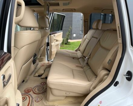 Білий Лексус ЛХ, об'ємом двигуна 5.7 л та пробігом 206 тис. км за 25555 $, фото 14 на Automoto.ua