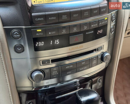 Білий Лексус ЛХ, об'ємом двигуна 5.7 л та пробігом 268 тис. км за 24000 $, фото 29 на Automoto.ua