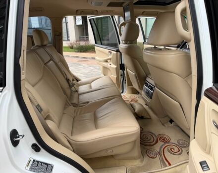 Білий Лексус ЛХ, об'ємом двигуна 5.7 л та пробігом 206 тис. км за 25555 $, фото 16 на Automoto.ua