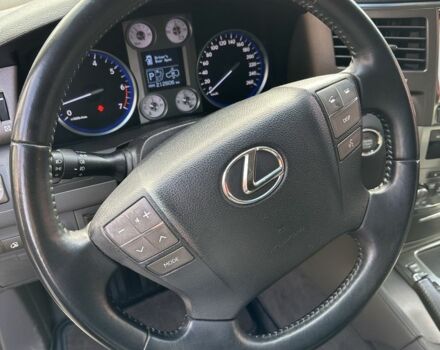 Білий Лексус ЛХ, об'ємом двигуна 5.7 л та пробігом 212 тис. км за 25000 $, фото 6 на Automoto.ua