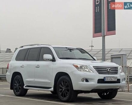 Белый Лексус ЛХ, объемом двигателя 5.7 л и пробегом 260 тыс. км за 24000 $, фото 1 на Automoto.ua