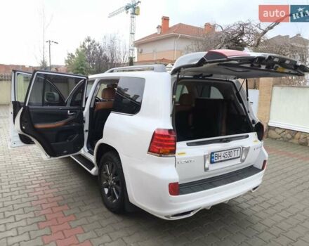 Белый Лексус ЛХ, объемом двигателя 5.7 л и пробегом 169 тыс. км за 37999 $, фото 9 на Automoto.ua