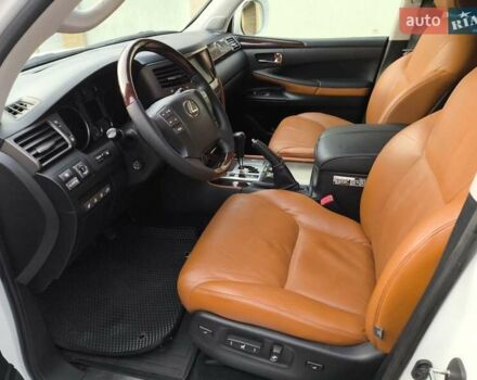 Белый Лексус ЛХ, объемом двигателя 5.7 л и пробегом 169 тыс. км за 37999 $, фото 29 на Automoto.ua