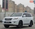 Белый Лексус ЛХ, объемом двигателя 5.7 л и пробегом 260 тыс. км за 24000 $, фото 1 на Automoto.ua
