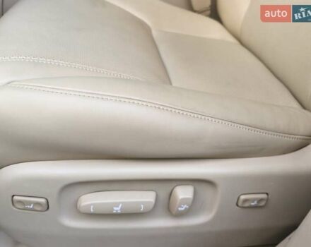 Белый Лексус ЛХ, объемом двигателя 5.66 л и пробегом 208 тыс. км за 25500 $, фото 10 на Automoto.ua