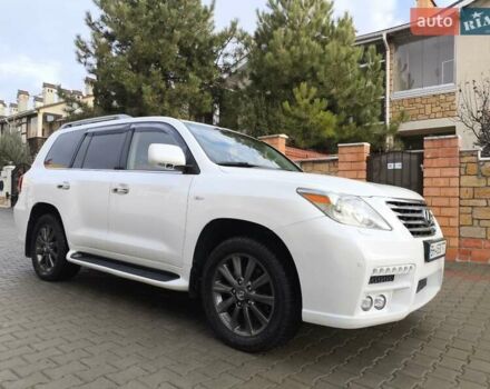 Белый Лексус ЛХ, объемом двигателя 5.7 л и пробегом 169 тыс. км за 37999 $, фото 4 на Automoto.ua