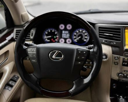 Белый Лексус ЛХ, объемом двигателя 5.66 л и пробегом 287 тыс. км за 28900 $, фото 9 на Automoto.ua