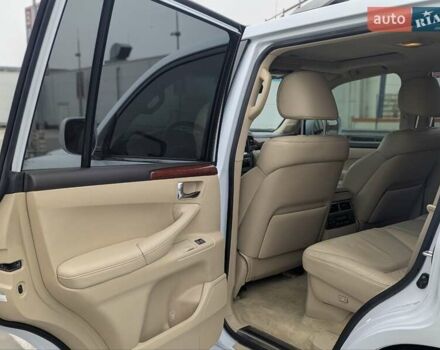 Белый Лексус ЛХ, объемом двигателя 5.7 л и пробегом 260 тыс. км за 24000 $, фото 19 на Automoto.ua