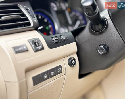 Белый Лексус ЛХ, объемом двигателя 5.66 л и пробегом 287 тыс. км за 28900 $, фото 11 на Automoto.ua