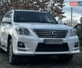 Белый Лексус ЛХ, объемом двигателя 5.66 л и пробегом 333 тыс. км за 24777 $, фото 2 на Automoto.ua