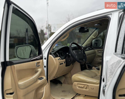 Белый Лексус ЛХ, объемом двигателя 5.66 л и пробегом 287 тыс. км за 28900 $, фото 12 на Automoto.ua