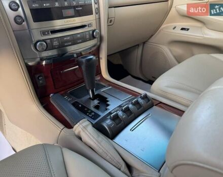Білий Лексус ЛХ, об'ємом двигуна 5.66 л та пробігом 208 тис. км за 24500 $, фото 12 на Automoto.ua